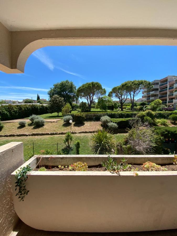 Le Maya - Studio Avec Piscine Antibes Zewnętrze zdjęcie