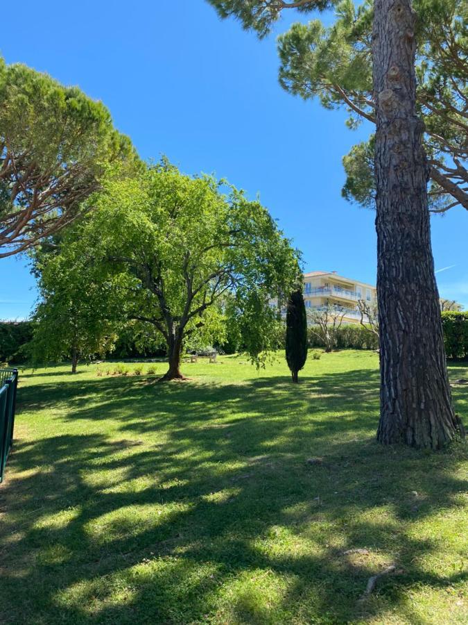 Le Maya - Studio Avec Piscine Antibes Zewnętrze zdjęcie