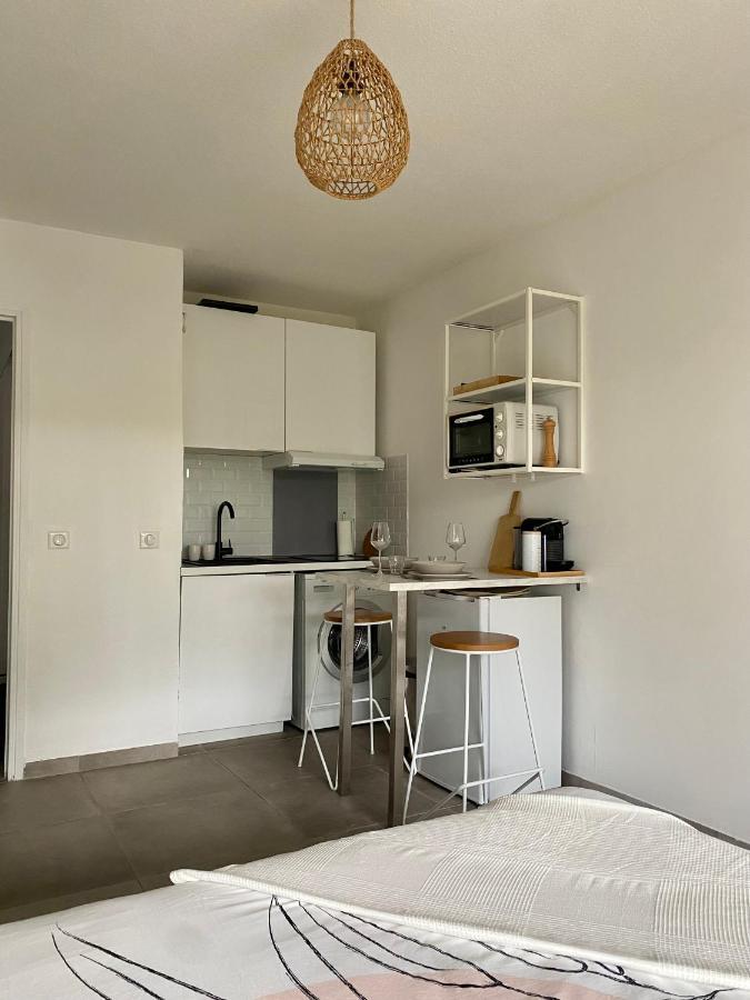 Le Maya - Studio Avec Piscine Antibes Zewnętrze zdjęcie